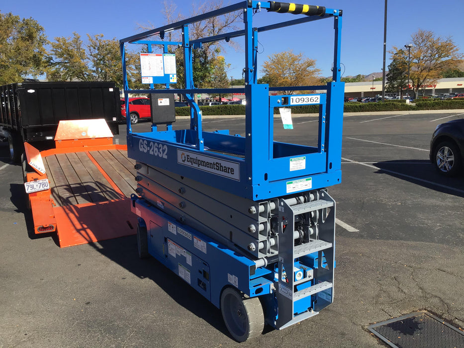 2020 Genie GS-2632 Solid NM Tires, Folding Rails with Half-Height Swing Gate, Beacon, 800W Invertor