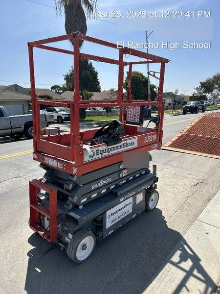 2020 Skyjack SJIII-3219 Solid NM Tires, Half height spring hinged entry gate, Dual Beacons, 800W Inverter