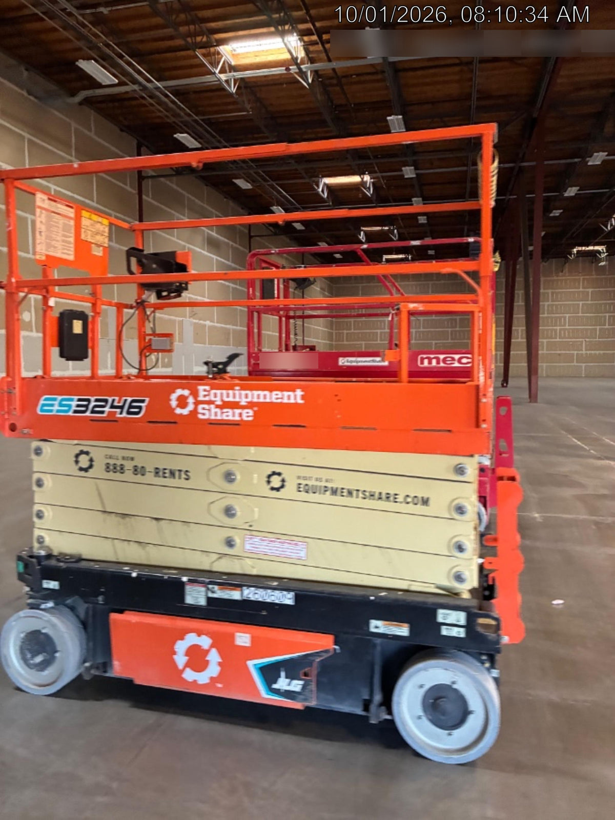 2022 JLG ES3246