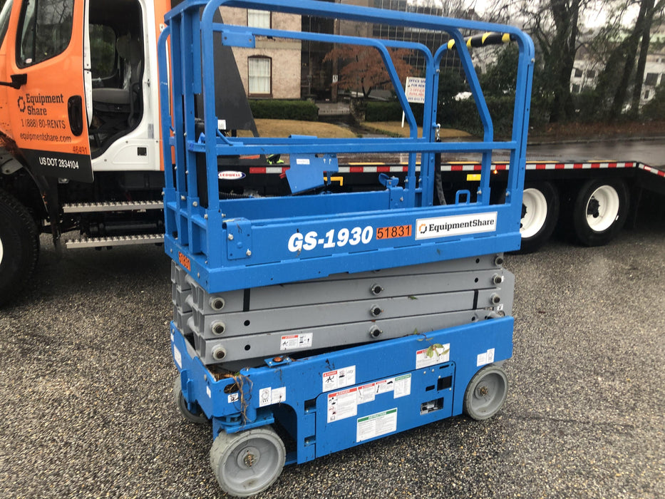 2019 Genie GS-1930 Fixed Rails with Chain Entry