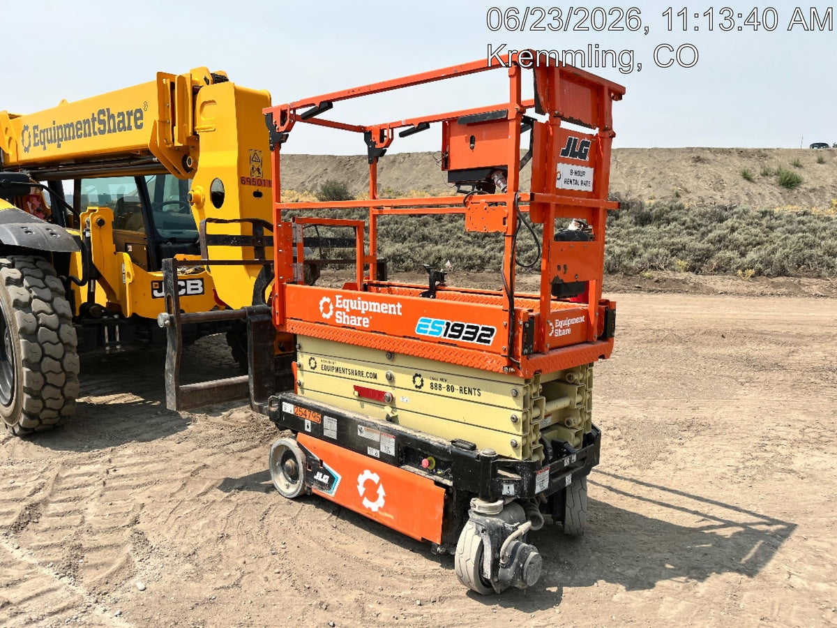 2022 JLG ES1932