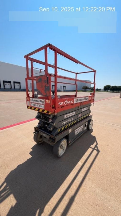 2018 Skyjack SJIII-3226 Skyjack SJIII3226 Scissor Lift w/Trojan Batteries