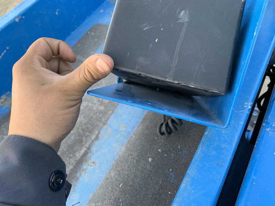 2020 Genie GS-1930 Solid Non Marking Tires, Beacon, Folding rails with half height swing gate, 800W Inverter