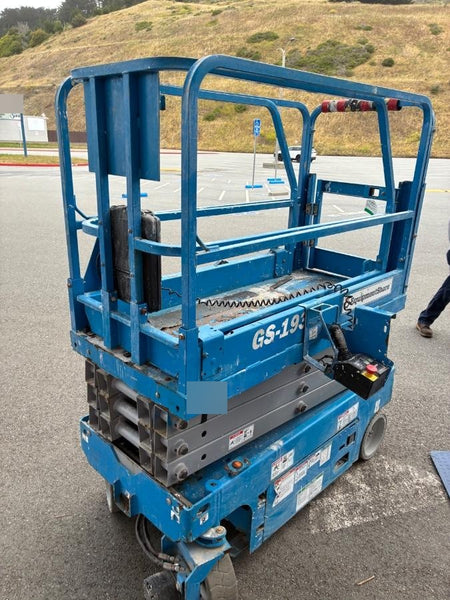 2019 Genie GS-1930 Half Height Swing Gate, 800W Inverter