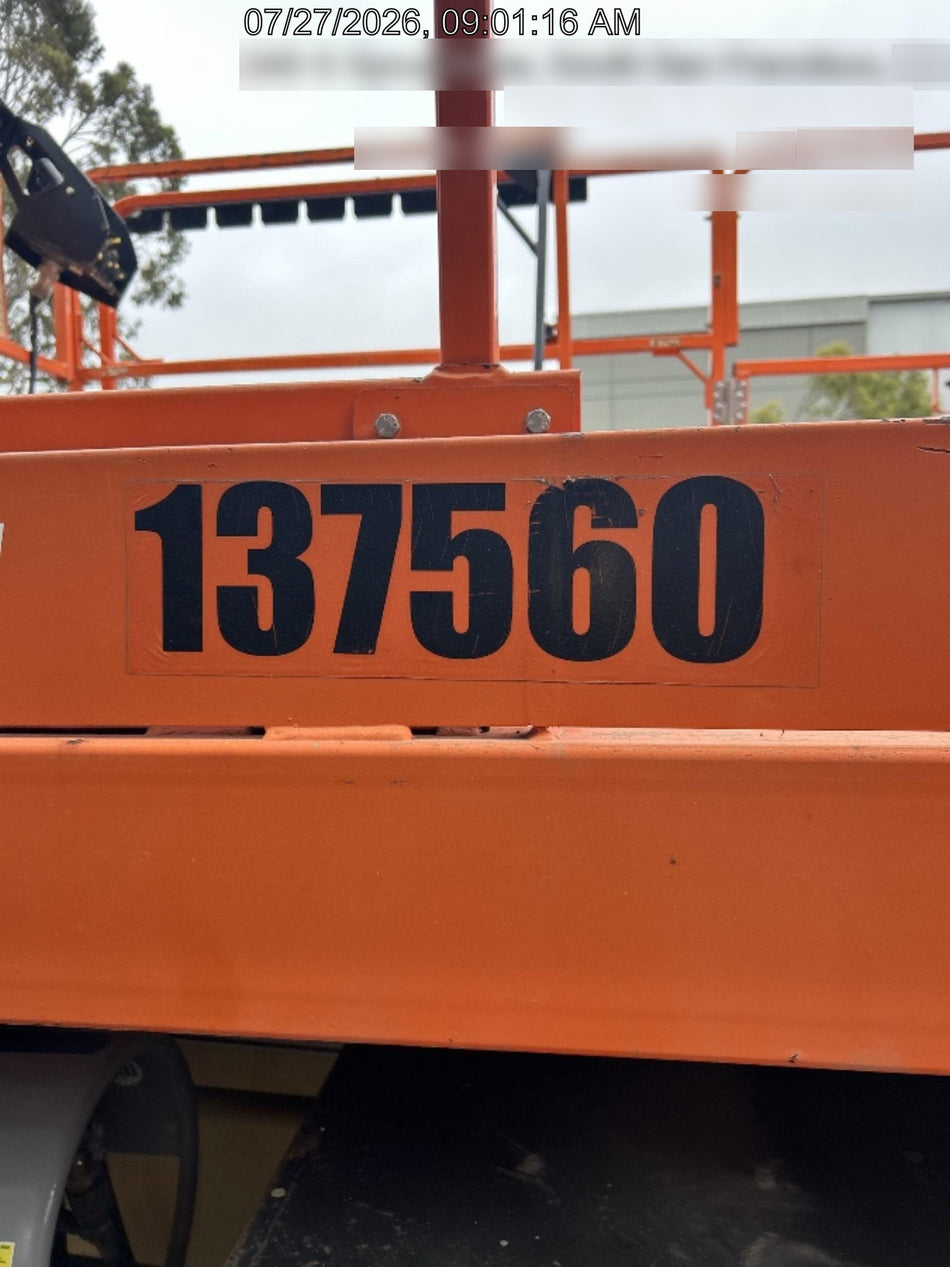 2021 JLG 330LRT