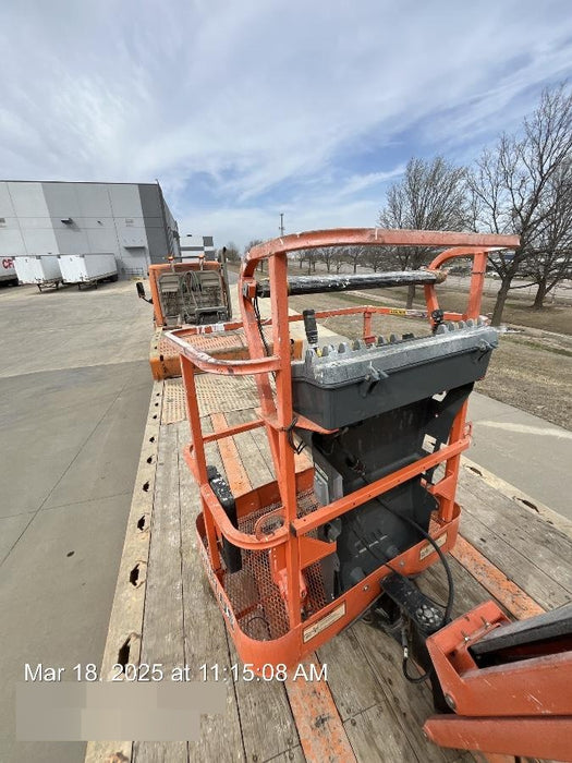 2019 JLG E300AJP