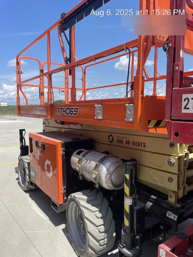 2023 JLG RT4069