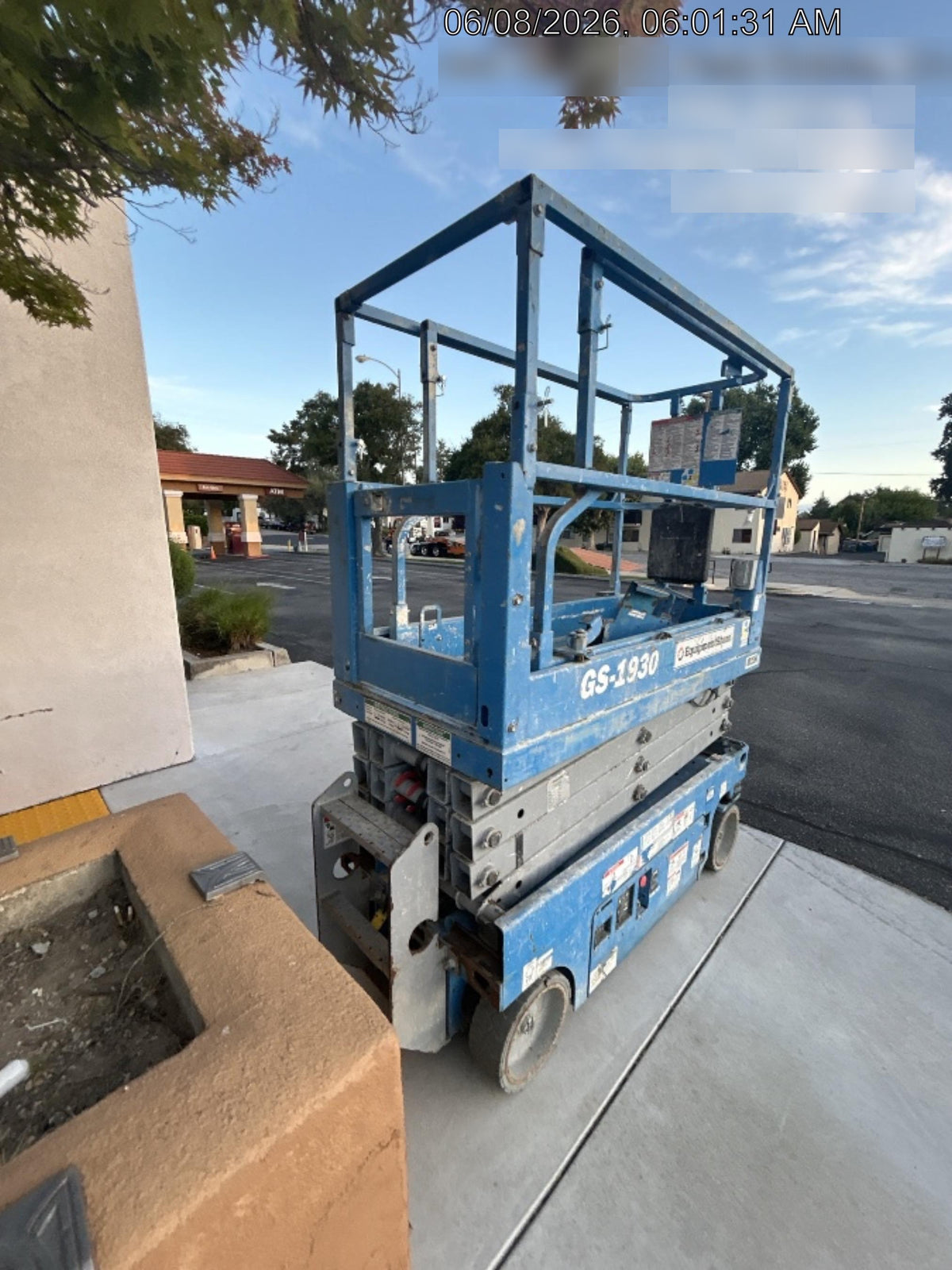 2020 Genie GS-1930 Solid Non Marking Tires, Beacon, Folding rails with half height swing gate, 800W Inverter