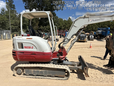 2022 TAKEUCHI TB235-2R