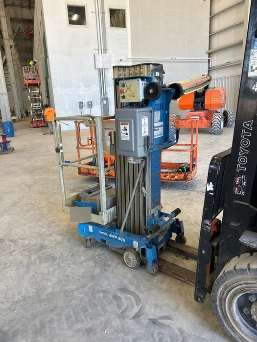 2019 GENIE AWP-30S