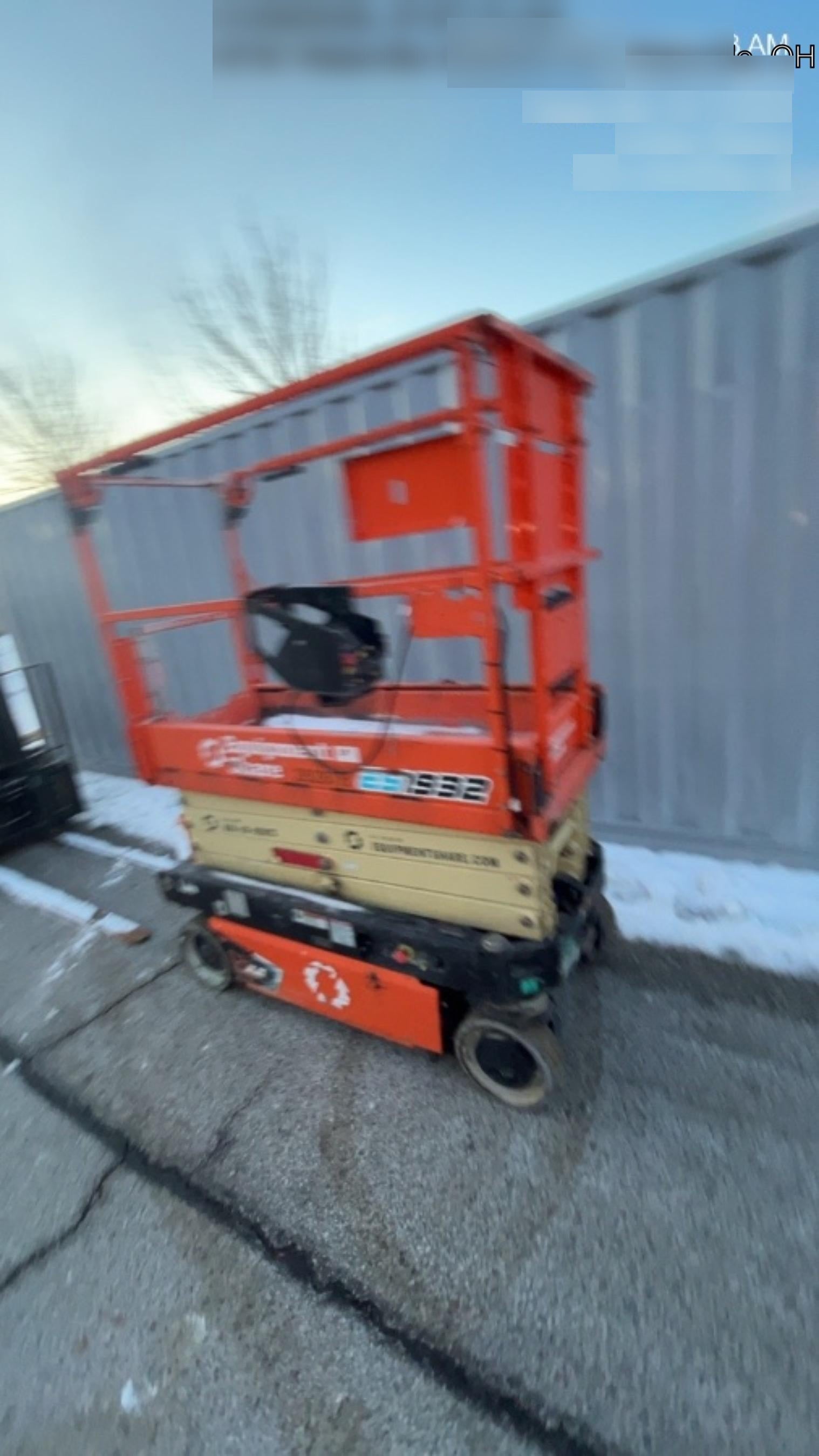 2022 JLG ES1932