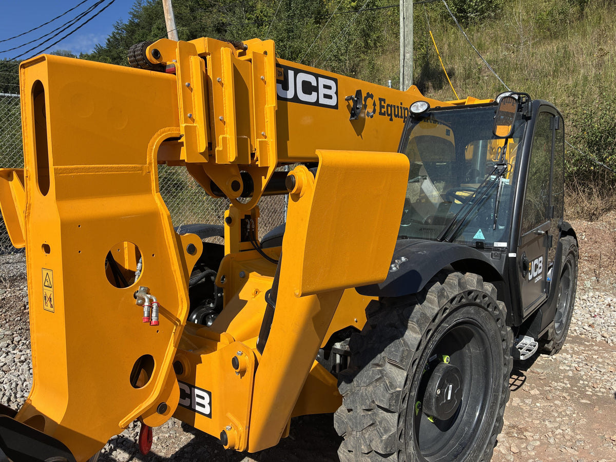 2026 JCB 512-56