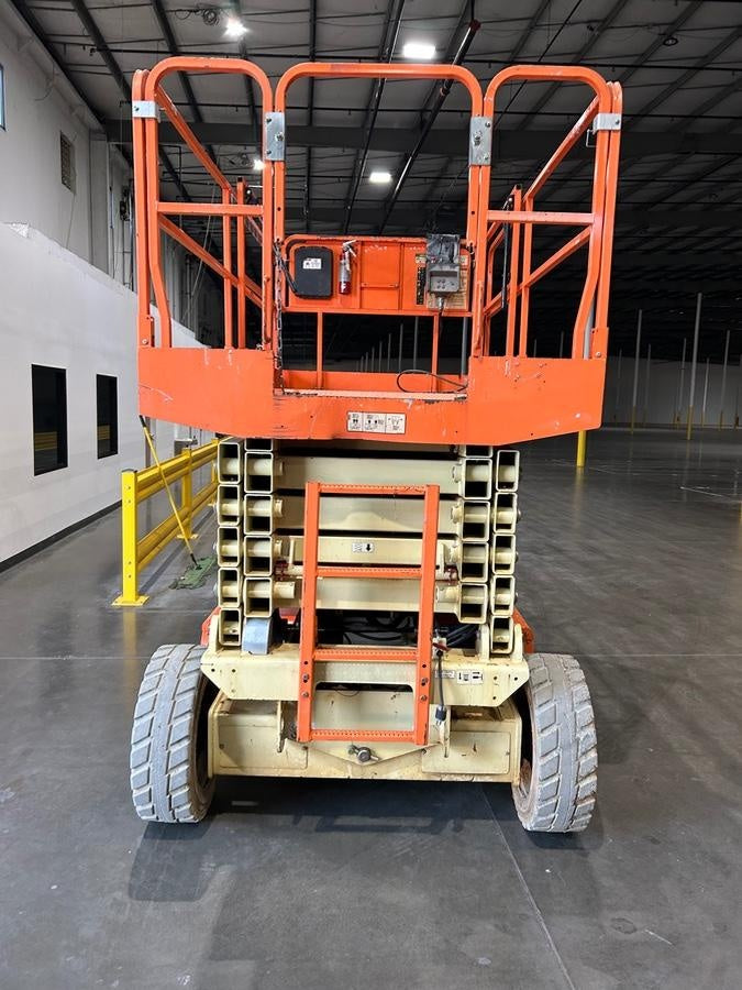 2019 JLG 4069LE Solid Non Marking Tires, Rotating Beacon