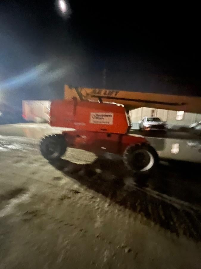 2020 JLG 860SJ