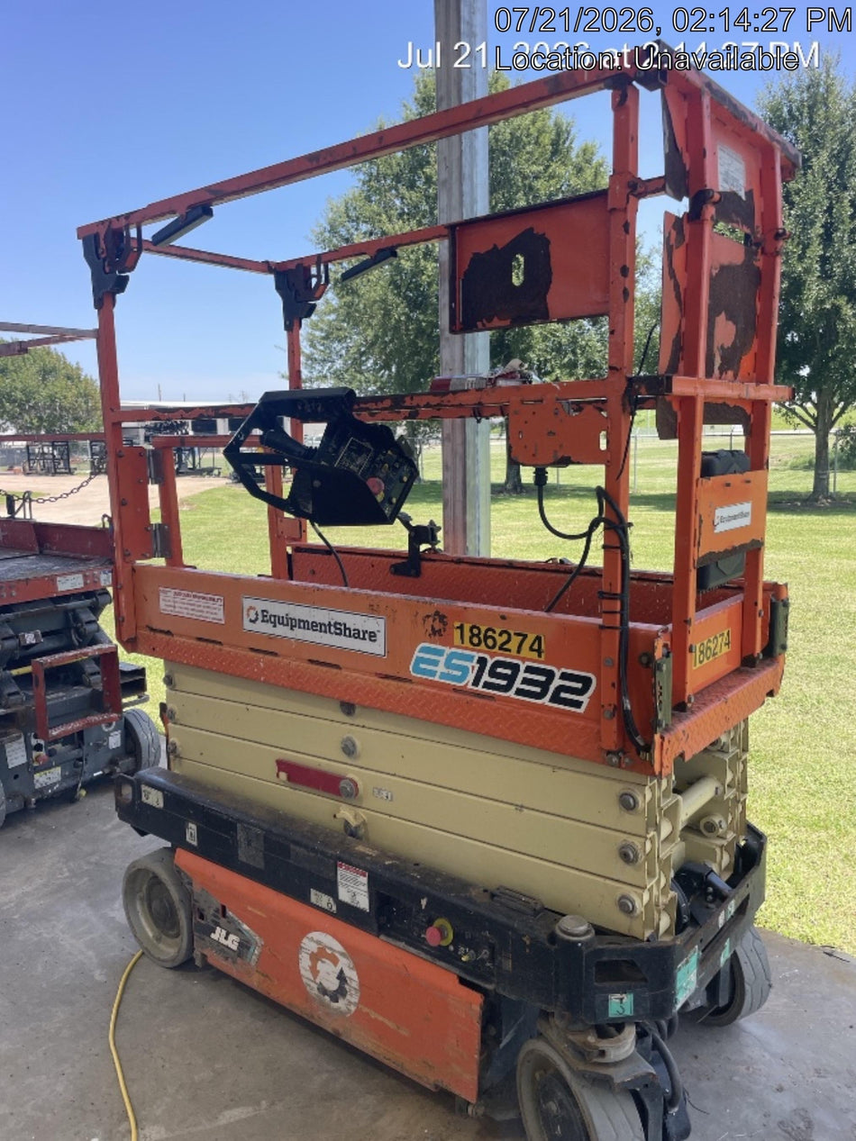 2021 JLG ES1932