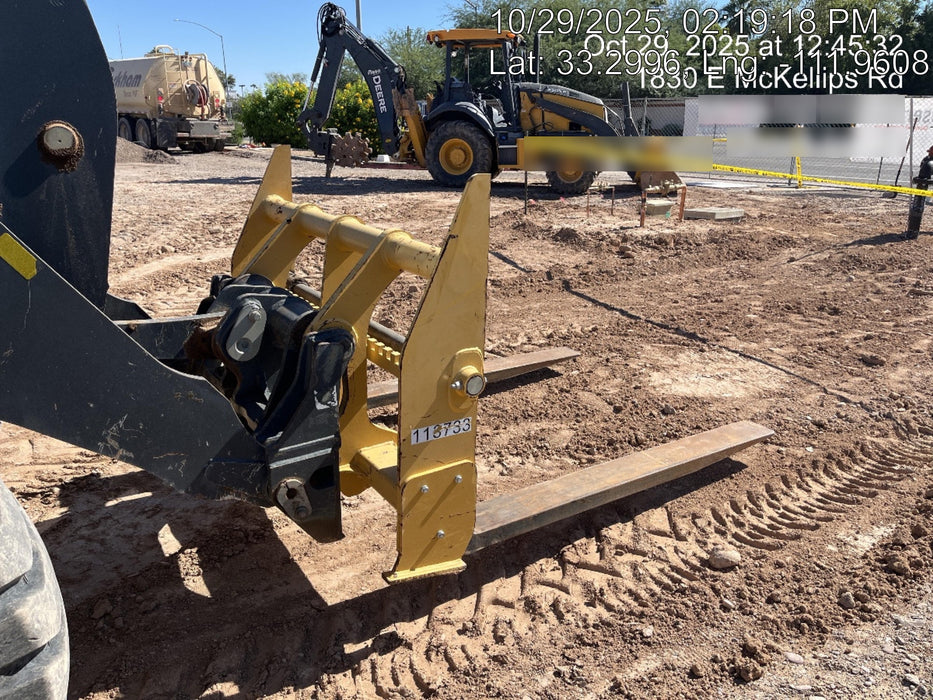 2020 JOHN DEERE 96" Loader Fork Carriage - John Deere