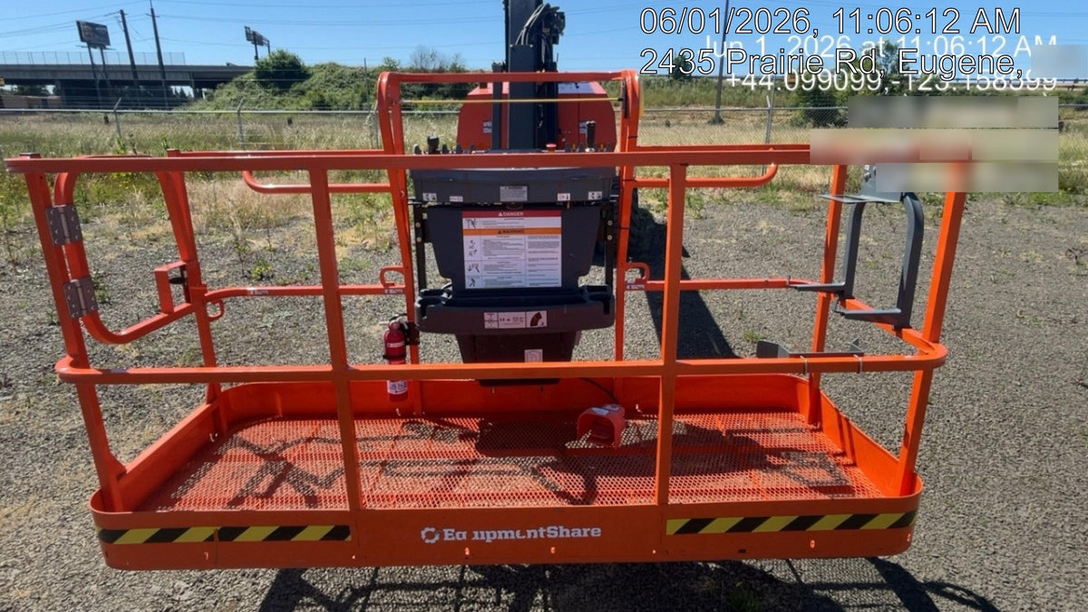 2025 JLG 800AJ