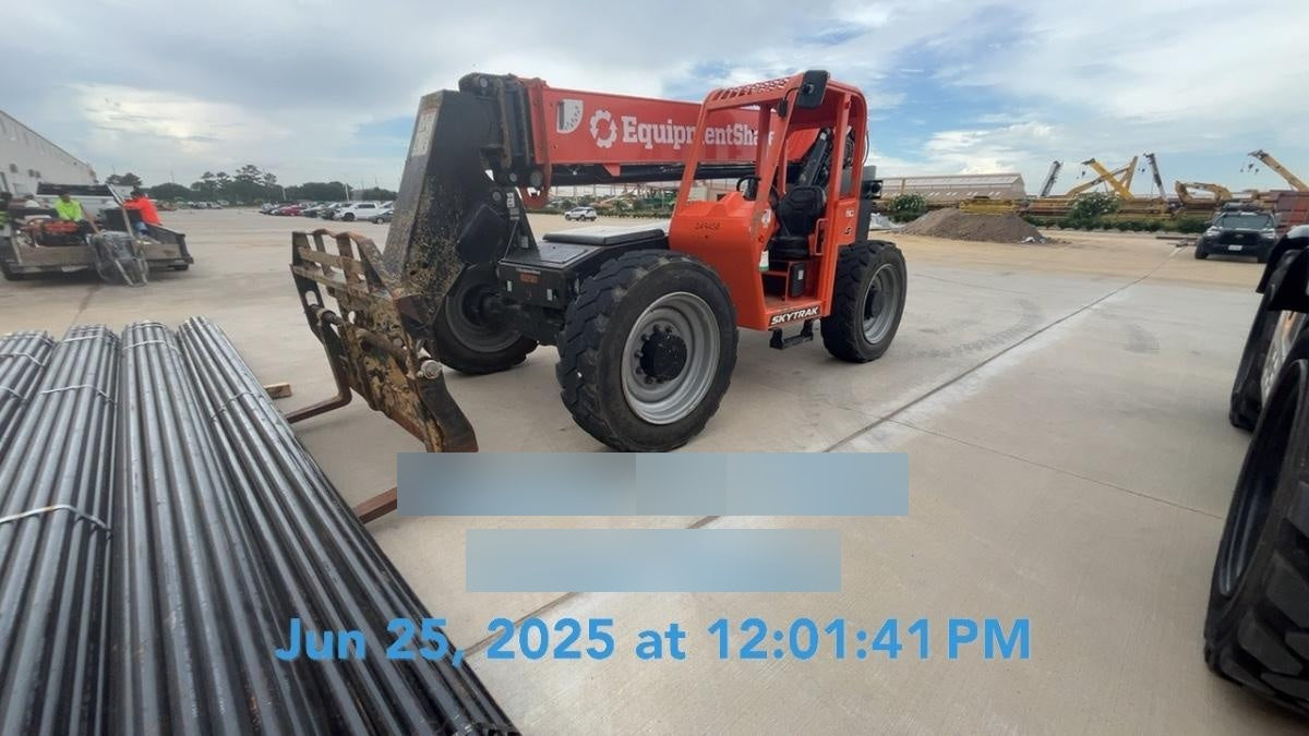 2023 SKYTRAK 8042