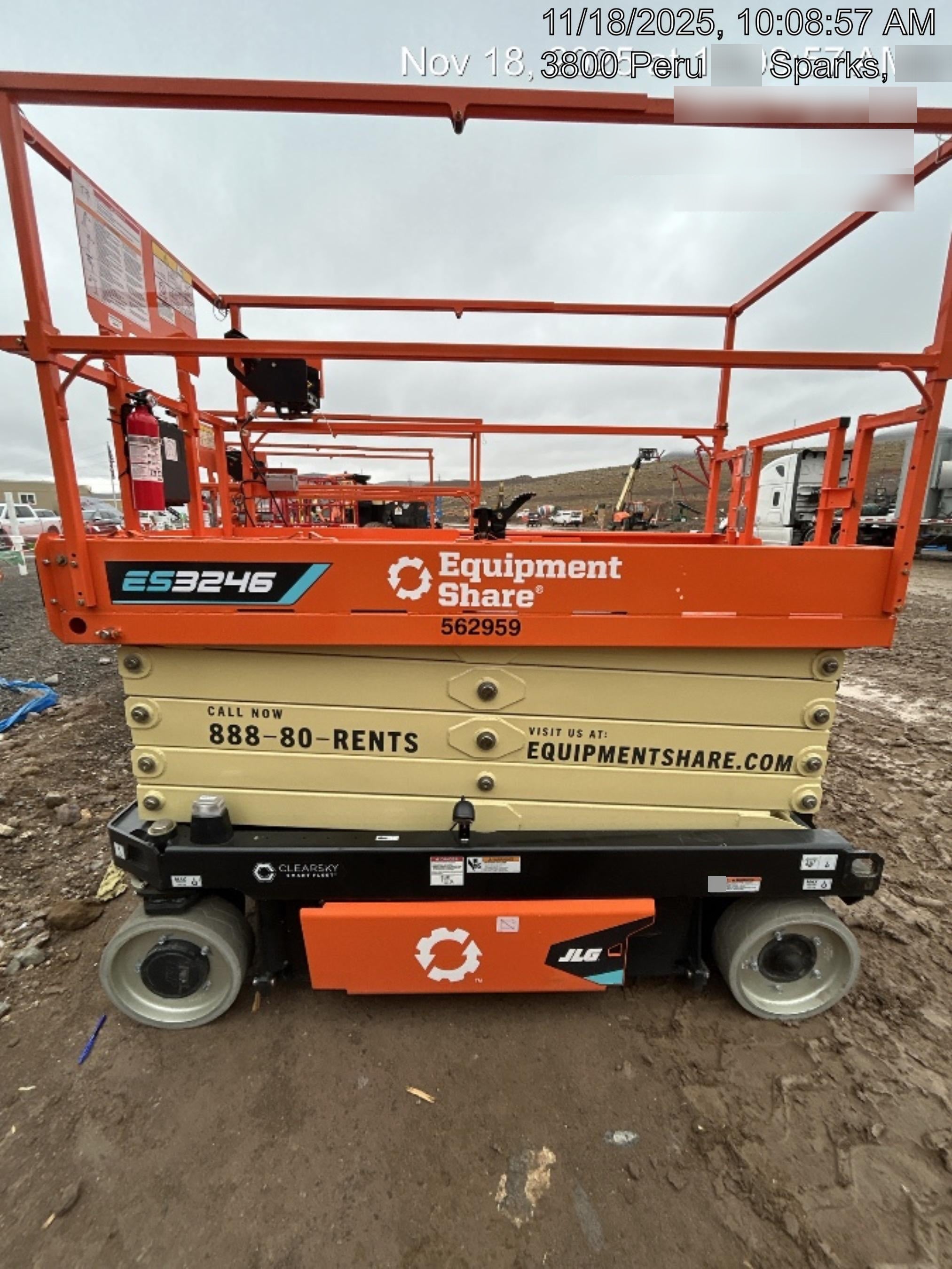 2025 JLG ES3246