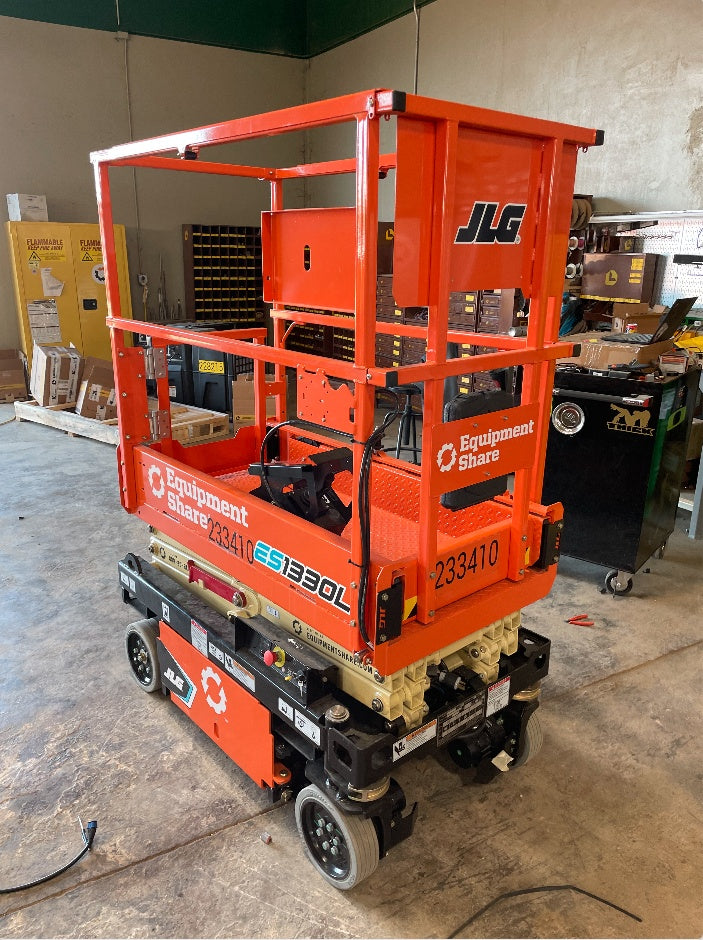 2022 JLG ES1330L