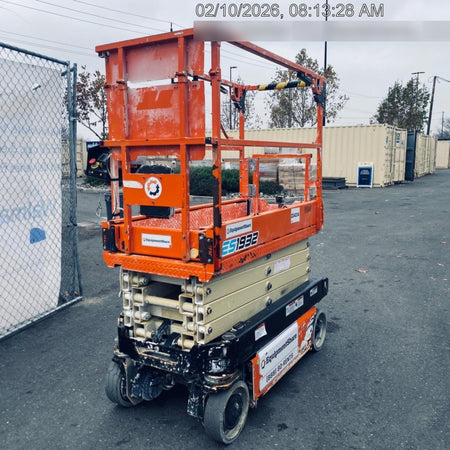 2020 Genie GS-1930 Solid Non Marking Tires, Beacon, Folding rails with half height swing gate, 800W Inverter