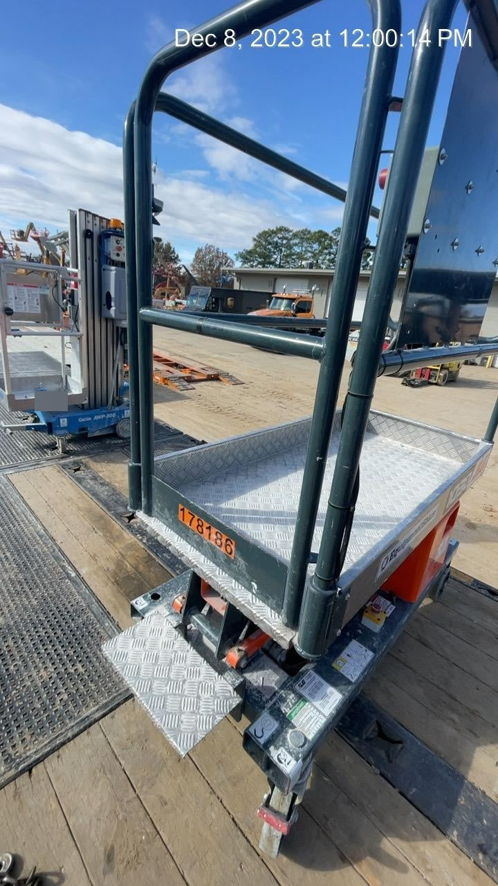 2021 JLG 1030P