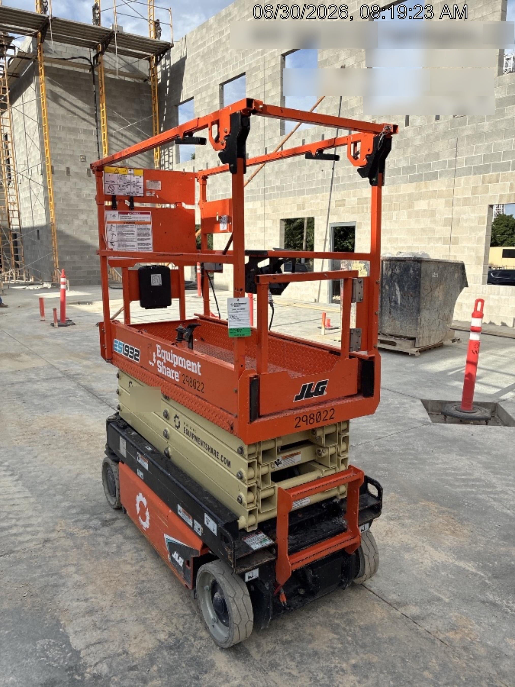 2023 JLG ES1932