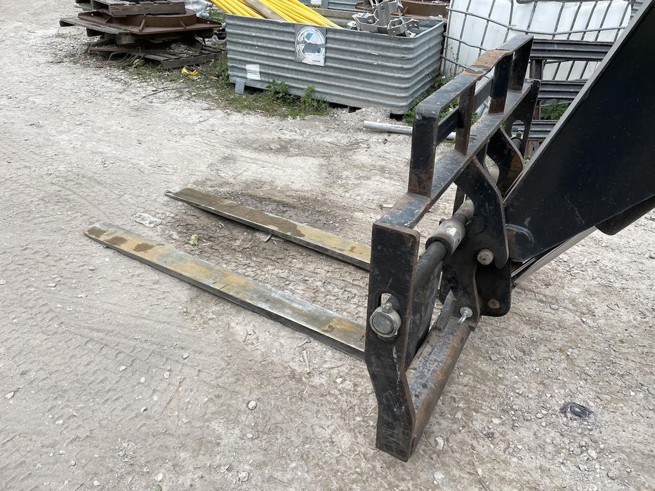 2017 Skytrak 6042 42' REACH, PALLET FORKS, 6k, FOAM FILLED TIRES