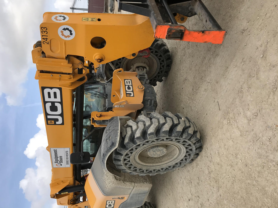 2019 JCB 509-42 JCB 509-42 Enclosed Cab, 74 HP, Solid Tires, Worklights, Beacon, Aux Hydraulics, Lifting Eye w/60" Carriage/60" Forks