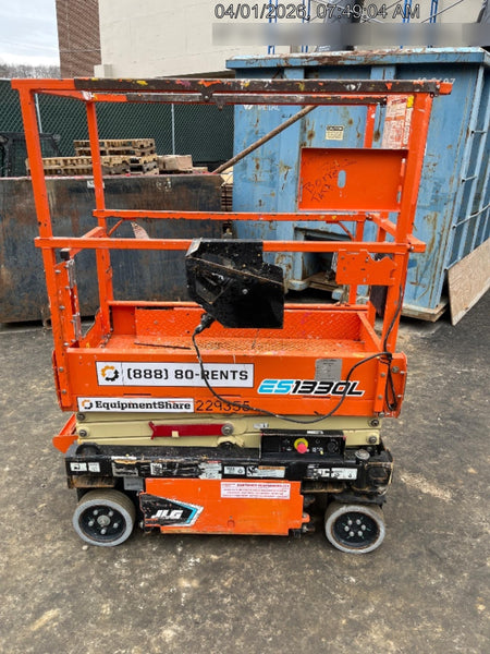 2022 JLG ES1330L