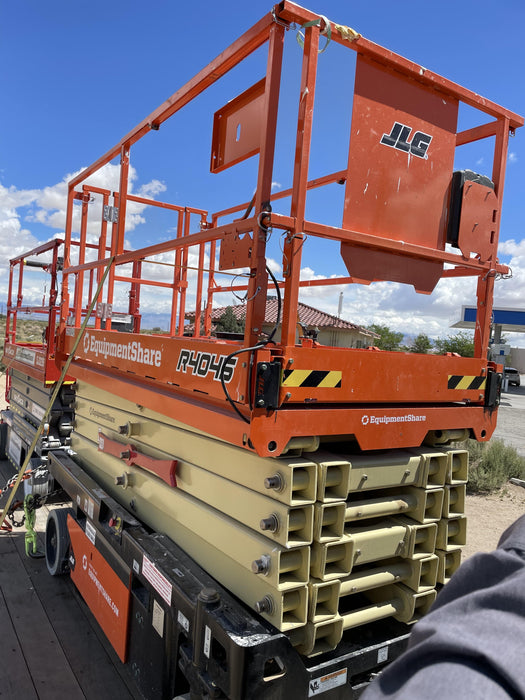 2022 JLG R4045