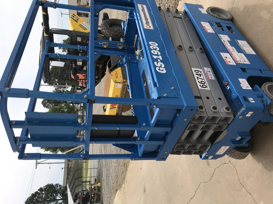 2020 Genie GS-1930 Solid Non Marking Tires, Beacon, Folding rails with half height swing gate