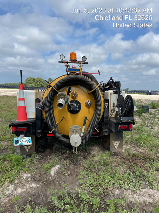 2022 VAC-TRON LP573XDT