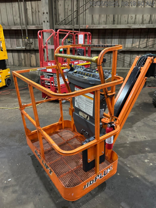 2019 JLG E300AJP