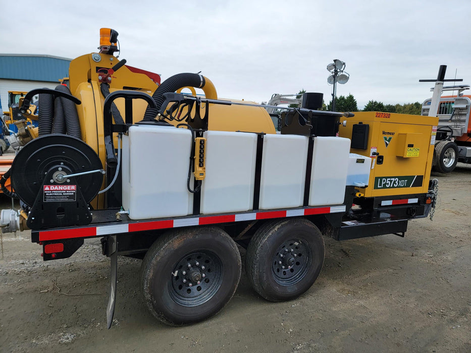 2022 Vac-Tron LP573XDT T4 Koehler Diesel Engine, 500 Gallon Debris Tank, x2 100 Gallon Water Tanks