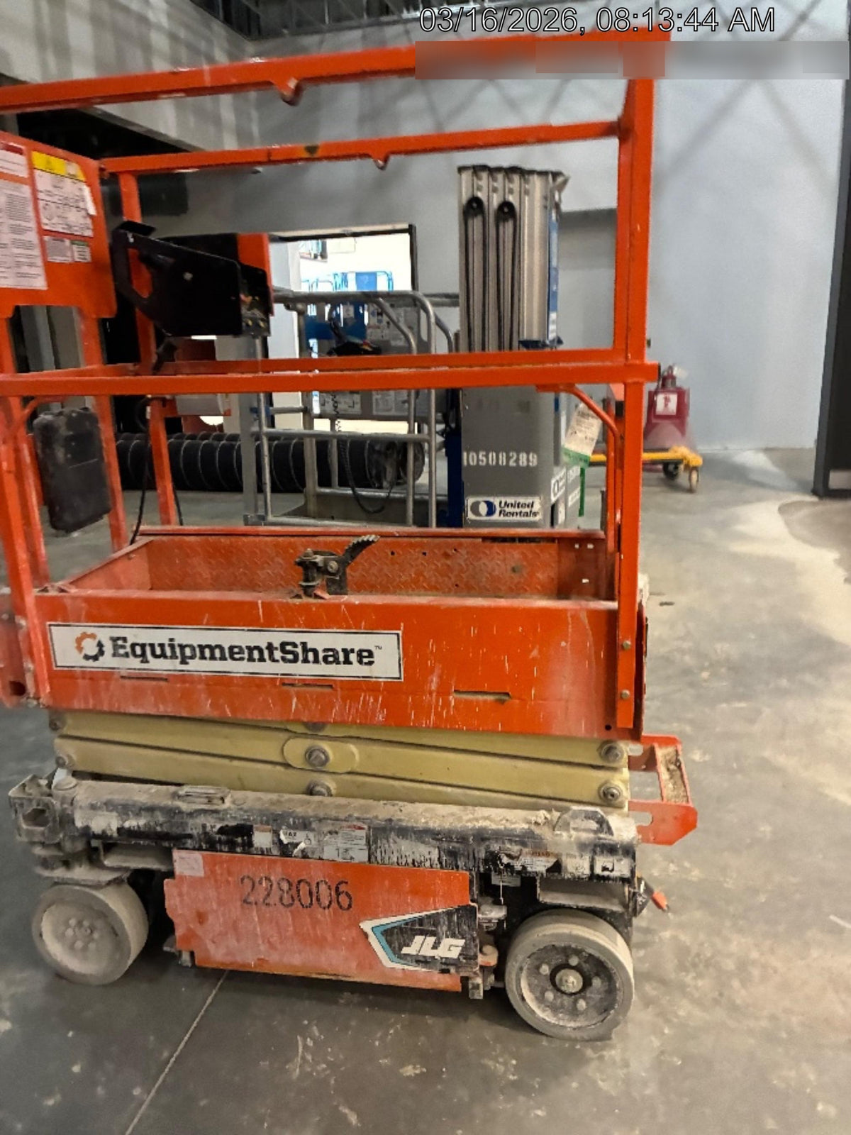 2022 JLG ES1330L