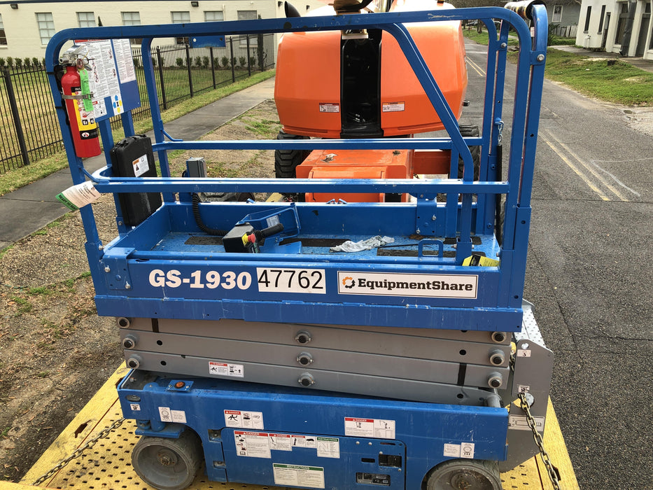 2019 Genie GS-1930 Fixed Rails with Chain Entry