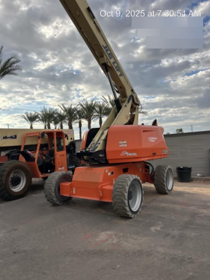 2022 JLG 660SJ