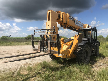 2019 JCB 510-56 Canopy, 74 HP, Solid Tires, STD Worklight, Beacon, Aux Hydraulics, Lifting Eye, Back up Alarm w/66" Carriage/60" Forks