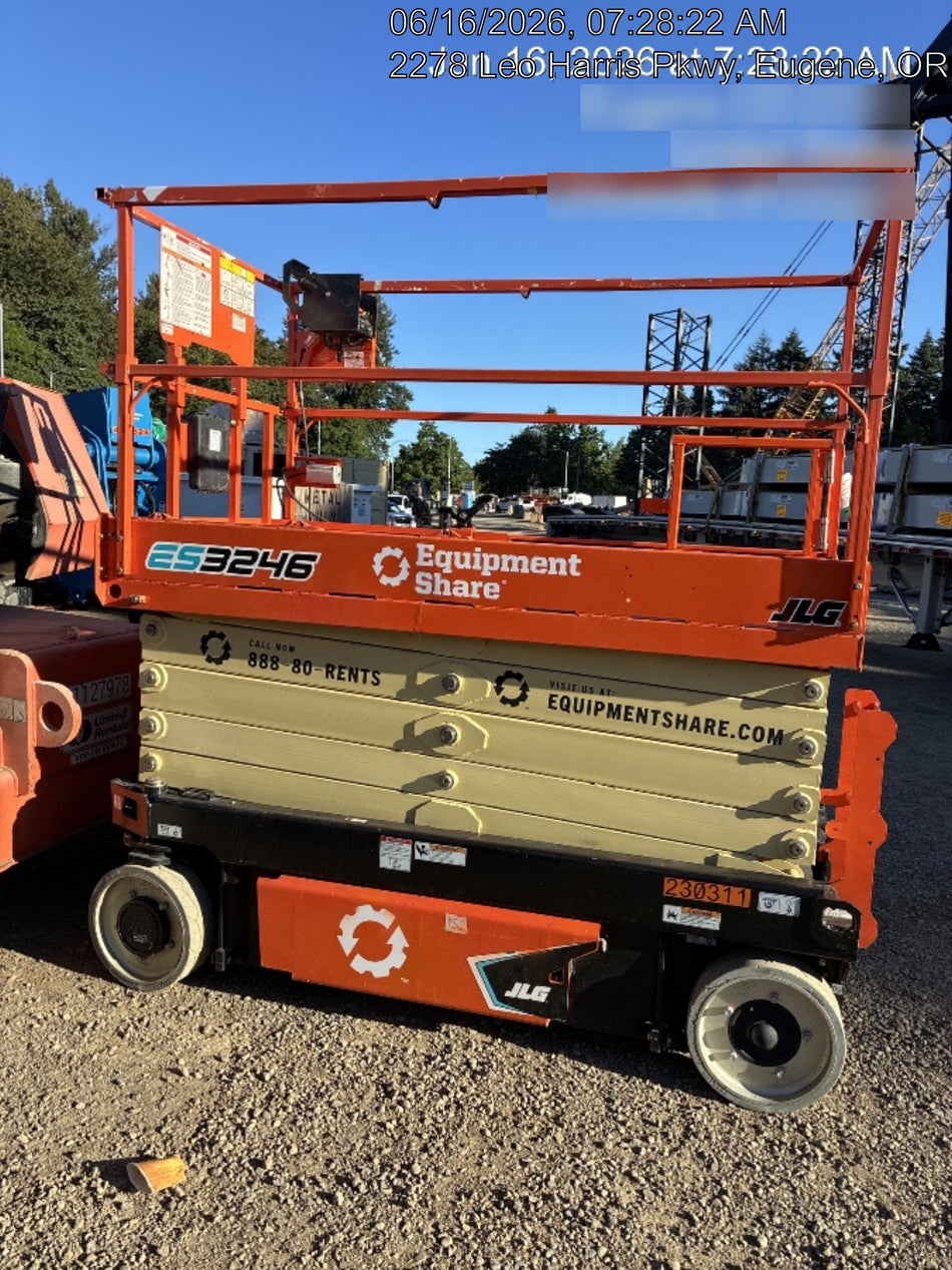2022 JLG ES3246
