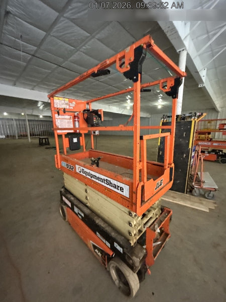 2021 JLG ES1932