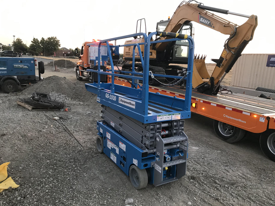 2020 Genie GS-1930 Fixed rails with chain entry gate - Pre A92.20, 800W Inverter