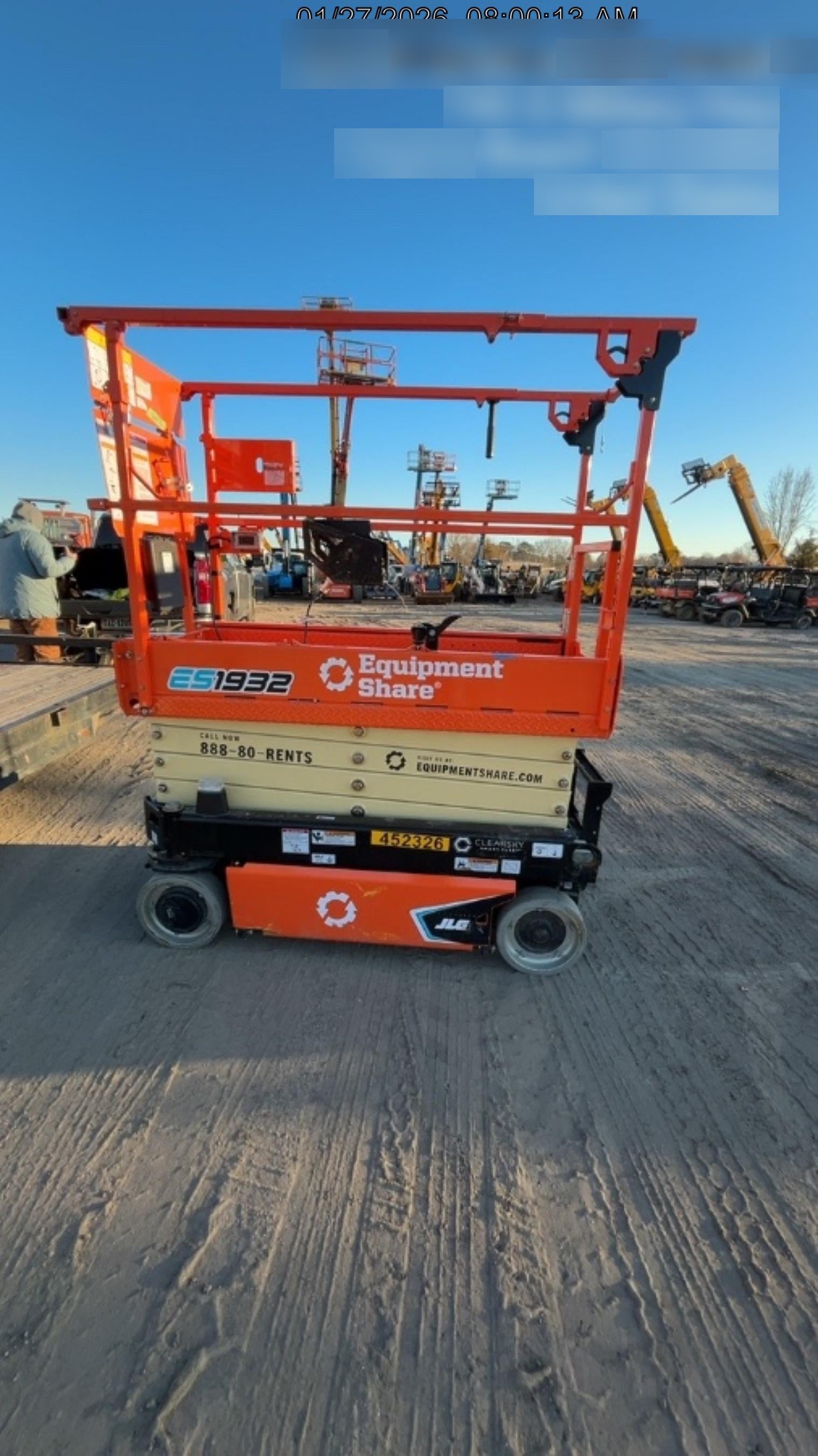 2024 JLG ES1932