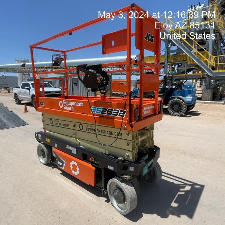 2023 JLG ES2632