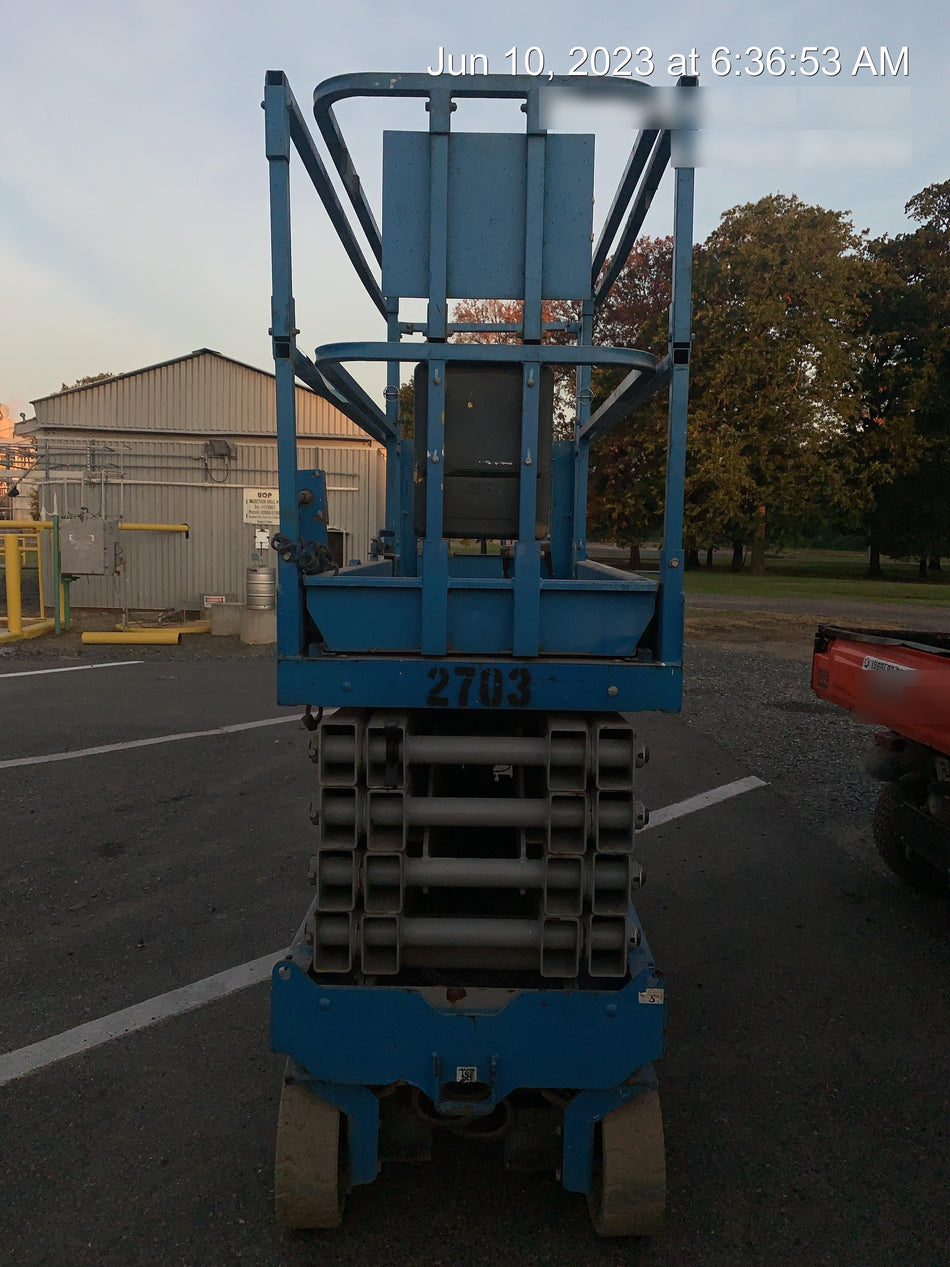 2016 Genie GS-3232 Genie GS3232 Narrow Scissor Lift