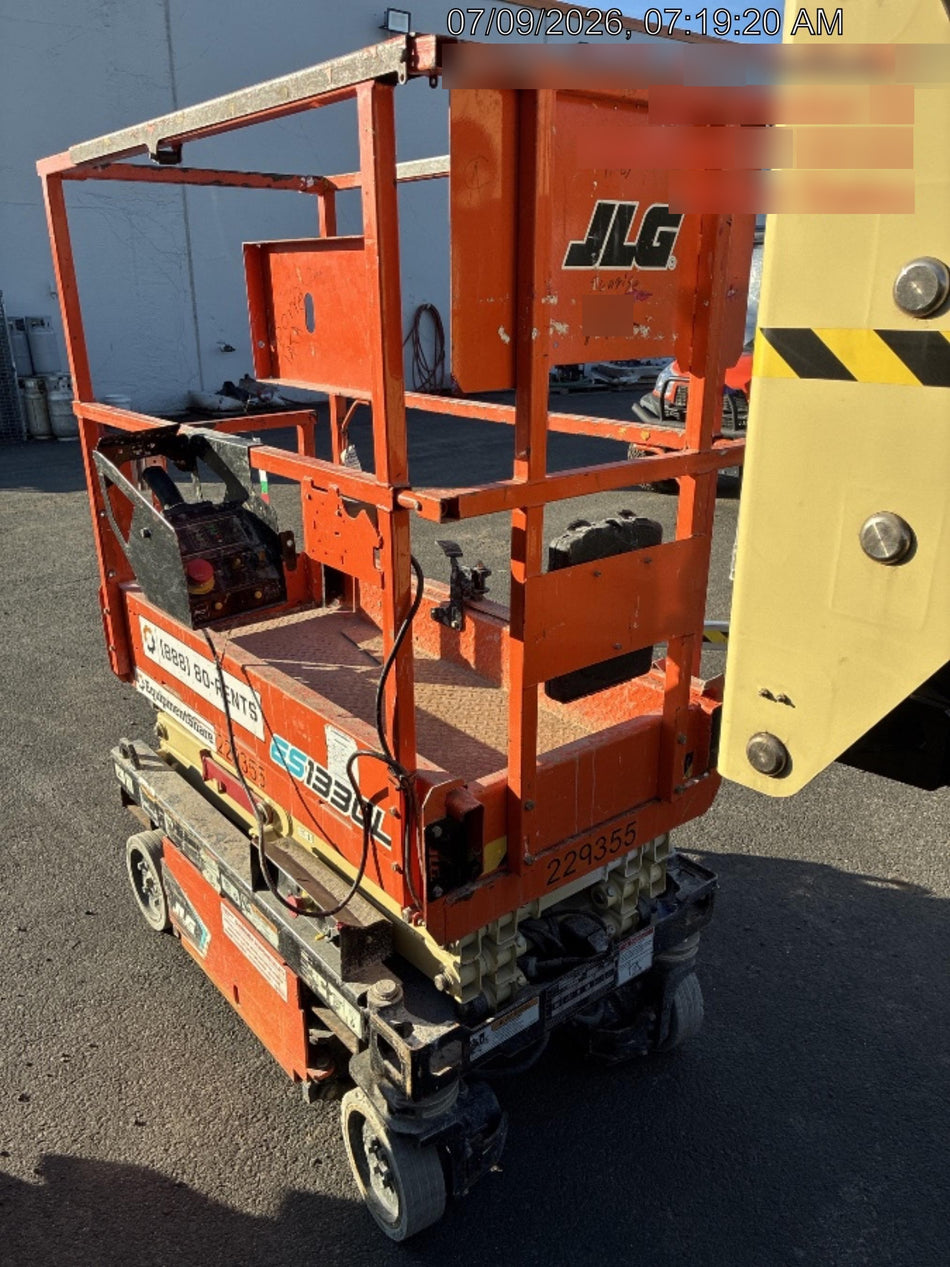 2022 JLG ES1330L