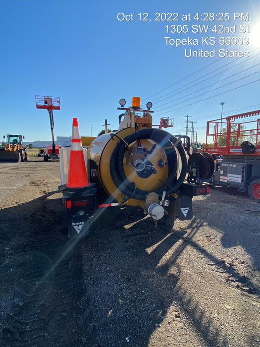 2022 Vac-Tron LP573XDT T4 Koehler Diesel Engine, 500 Gallon Debris Tank, x2 100 Gallon Water Tanks