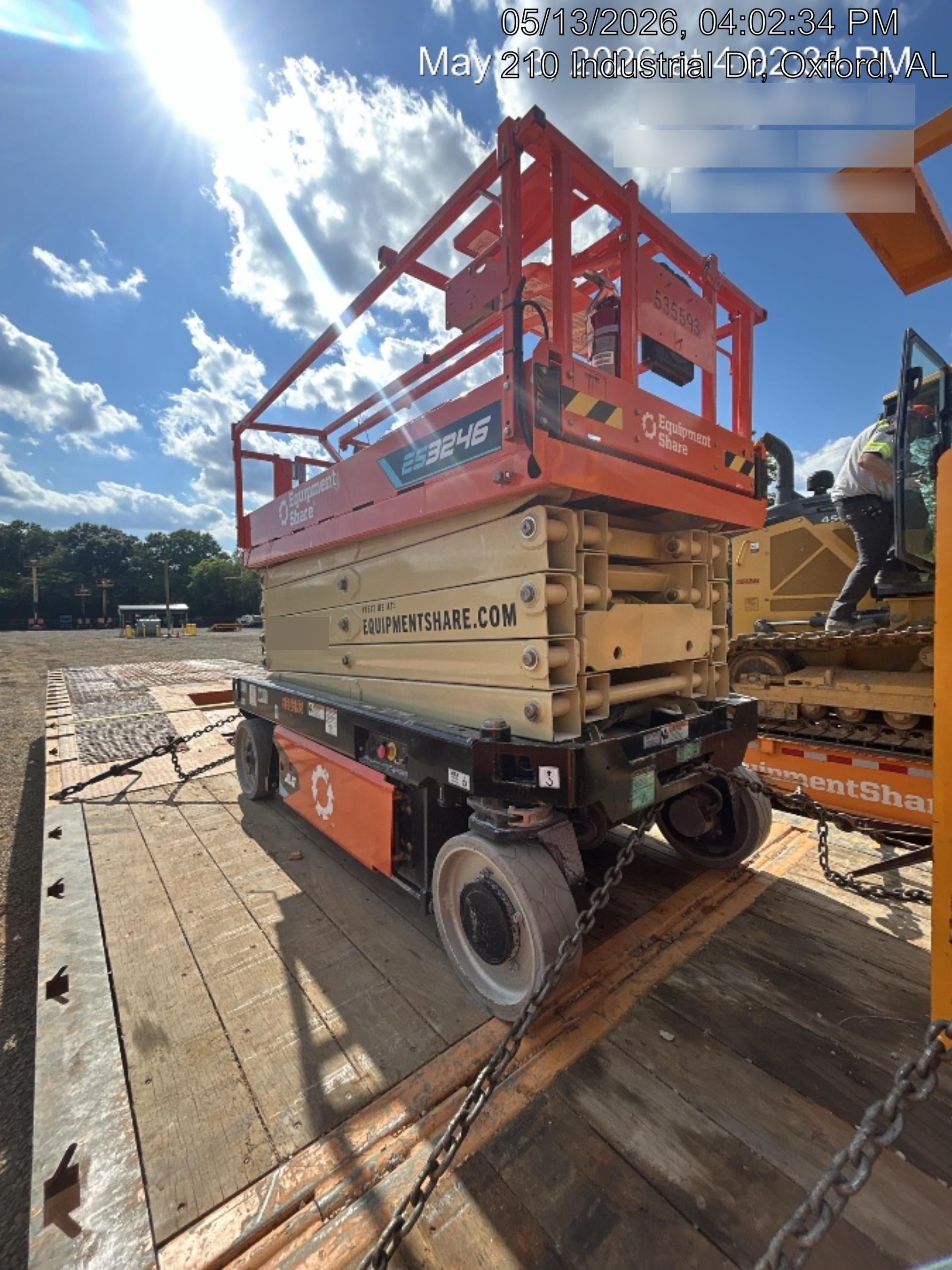 2025 JLG ES3246