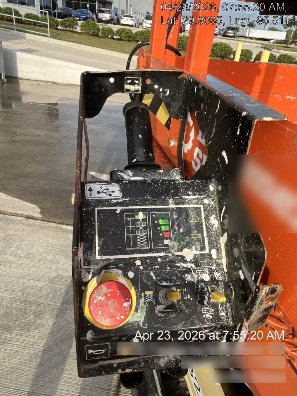2022 JLG ES3246