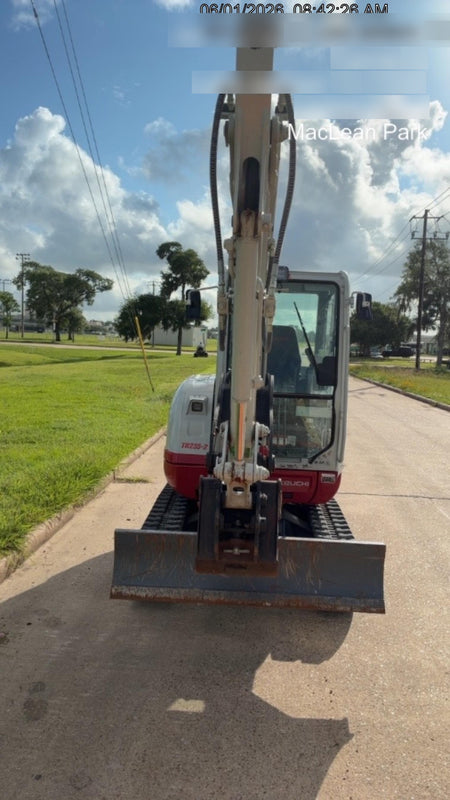2025 TAKEUCHI TB235-2CR